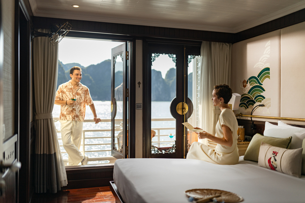 APT Guided Tours & River Cruises Deluxe Balcony Lifestyle 2 ©Mailan & Au Co.jpg